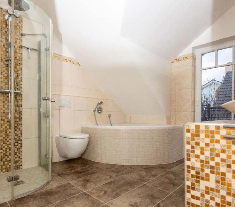 Phantastisches Haus Mit Pool Direkt In Muenchen Ngoại thất bức ảnh